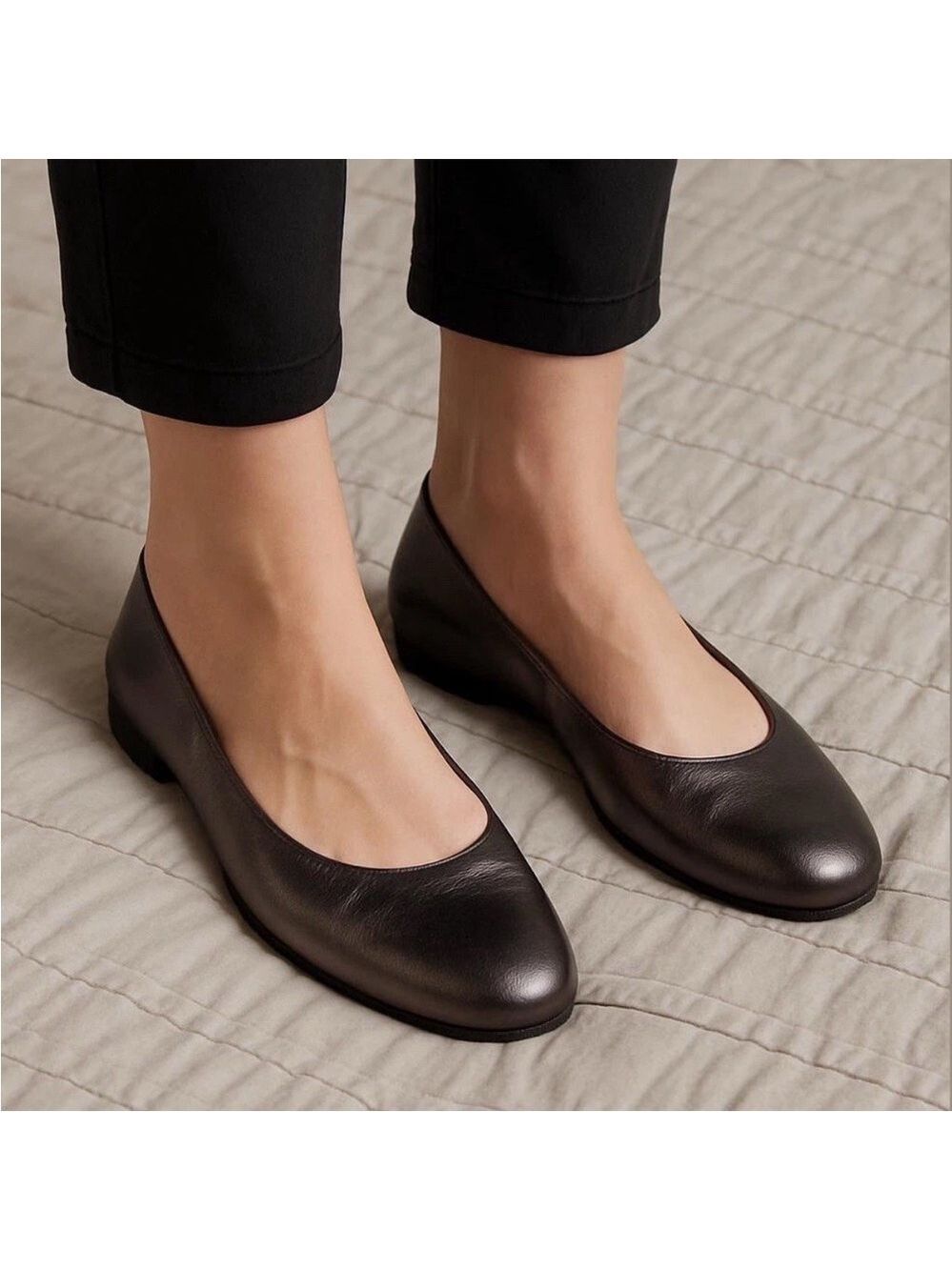 BRUNO MAGLI leather silver metallic flats round toe slip on shoes EU 37/US 7